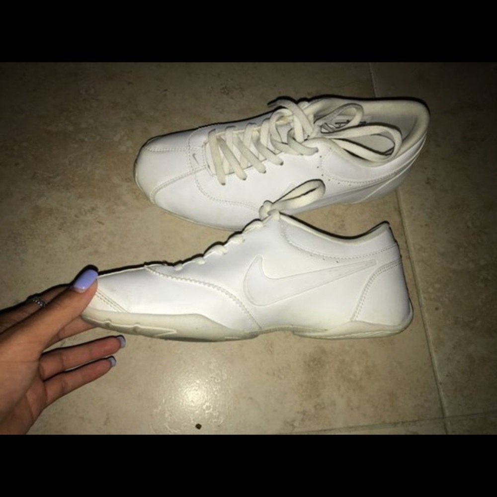 nike cheer shoes